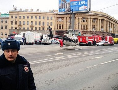 Με ελικόπτερα μεταφέρονται οι τραυματίες από την έκρηξη στην Αγία Πετρούπολη